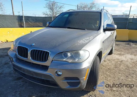 2013 BMW X5 xDrive35I/xDrive35I Premium/xDrive35I Sport Activity z USA, uszkodzony, nr VIN 5UXZV4C50D0B20623